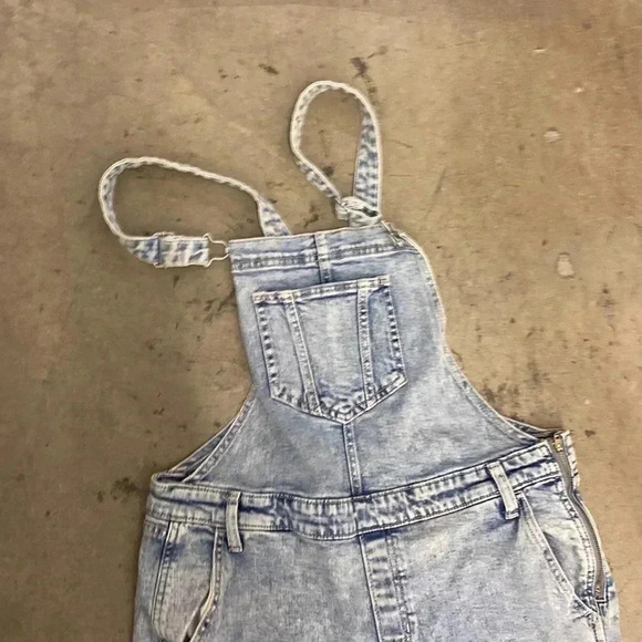 Old navy overalls - Picture 2 of 6